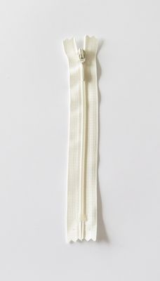 YKK 4MM SPIRAL, FAST F. ECRU 4421-18-0841